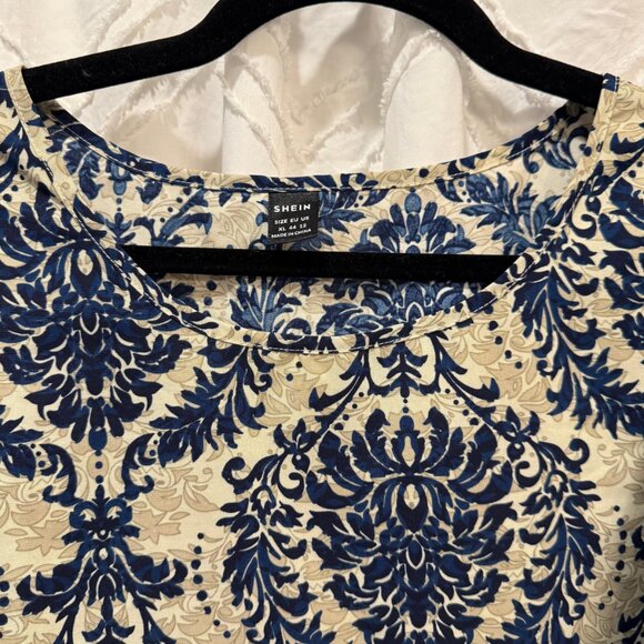SHEIN Holidaya Allover Print Puff Sleeve Blouse - Picture 3 of 9